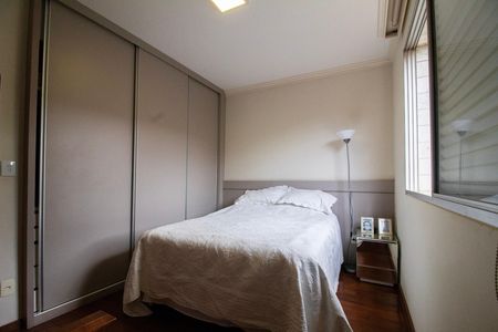 Apartamento à venda com 115m², 3 quartos e 2 vagas Apartamento à venda com 115m², 3 quartos e 2 vagasSuite