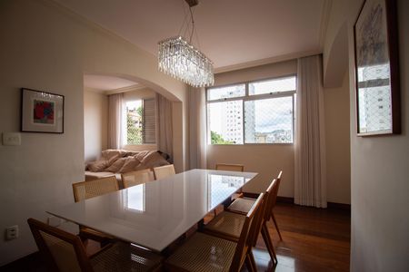 Apartamento à venda com 115m², 3 quartos e 2 vagas Apartamento à venda com 115m², 3 quartos e 2 vagasSala de Jantar