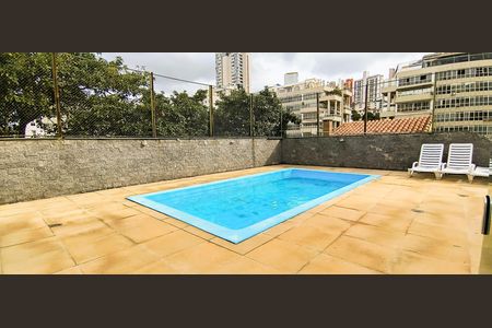 Apartamento à venda com 115m², 3 quartos e 2 vagas Apartamento à venda com 115m², 3 quartos e 2 vagasÁrea comum - Piscina