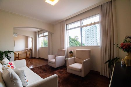 Apartamento à venda com 115m², 3 quartos e 2 vagas Apartamento à venda com 115m², 3 quartos e 2 vagasSala de Estar