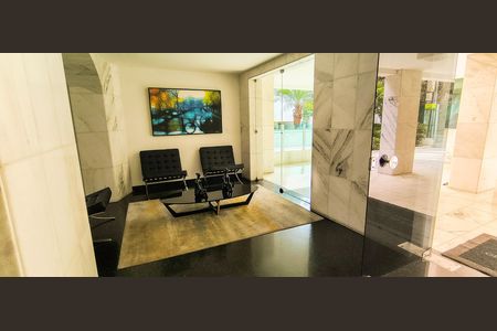 Apartamento à venda com 115m², 3 quartos e 2 vagas Apartamento à venda com 115m², 3 quartos e 2 vagasÁrea Comum - Hall do Prédio
