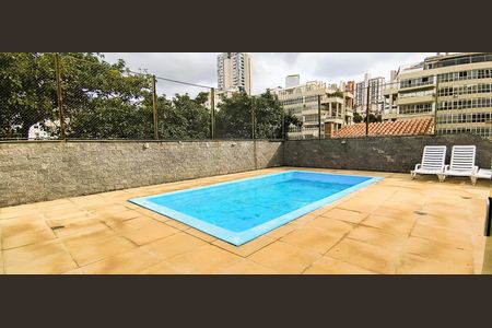 Apartamento à venda com 115m², 3 quartos e 2 vagas Apartamento à venda com 115m², 3 quartos e 2 vagasÁrea comum - Piscina