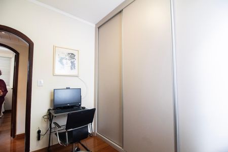 Apartamento à venda com 115m², 3 quartos e 2 vagas Apartamento à venda com 115m², 3 quartos e 2 vagasQuarto 02