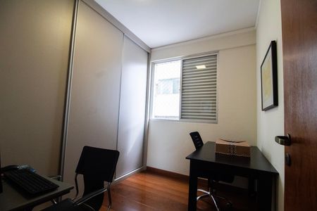 Apartamento à venda com 115m², 3 quartos e 2 vagas Apartamento à venda com 115m², 3 quartos e 2 vagasQuarto 02