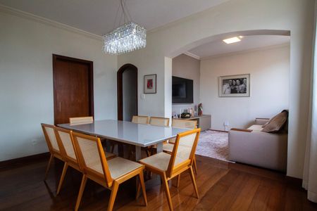 Apartamento à venda com 115m², 3 quartos e 2 vagas Apartamento à venda com 115m², 3 quartos e 2 vagasSala de Jantar
