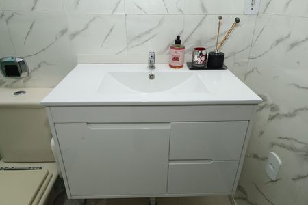 Casa à venda com 180m², 3 quartos e 2 vagasBanheiro 2