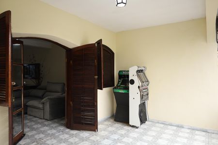 Casa à venda com 180m², 3 quartos e 2 vagasVaranda 2