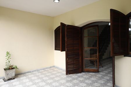 Casa à venda com 180m², 3 quartos e 2 vagasVaranda 2