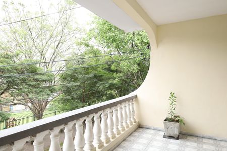 Casa à venda com 180m², 3 quartos e 2 vagasVaranda 2