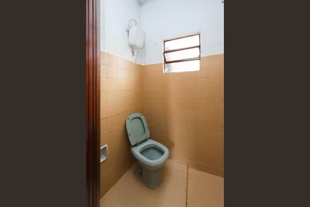 Banheiro de casa para alugar com 1 quarto, 100m² em Nucleo Residencial Isabela, Taboão da Serra