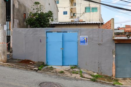 Casa para alugar com 100m², 1 quarto e 1 vaga Casa para alugar com 100m², 1 quarto e 1 vagaFachada