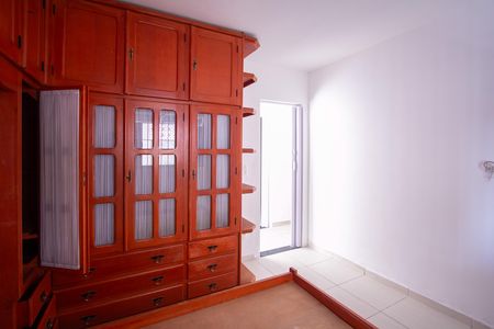 Casa para alugar com 100m², 2 quartos e 2 vagas Casa para alugar com 100m², 2 quartos e 2 vagasQuarto 1