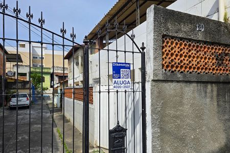 Casa para alugar com 100m², 2 quartos e 2 vagas Casa para alugar com 100m², 2 quartos e 2 vagasFachada + placa