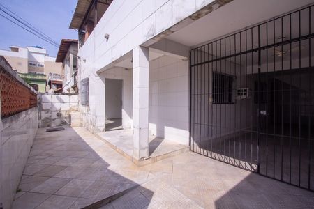 Casa para alugar com 100m², 2 quartos e 2 vagas Casa para alugar com 100m², 2 quartos e 2 vagasQuintal