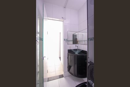 Casa para alugar com 100m², 2 quartos e 2 vagas Casa para alugar com 100m², 2 quartos e 2 vagasBanheiro