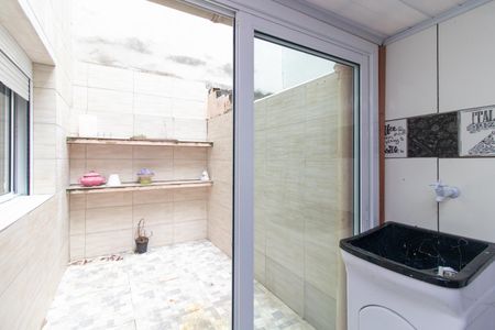 Apartamento para alugar com 55m², 2 quartos e sem vaga Apartamento para alugar com 55m², 2 quartos e sem vagaCozinha e Área de Serviço