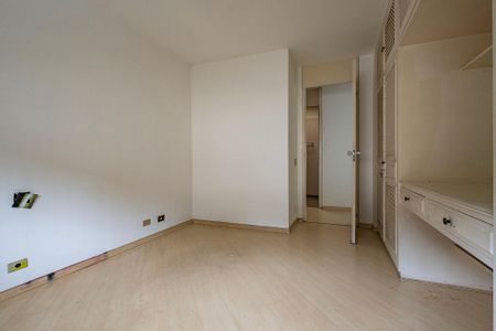 Casa à venda com 265m², 3 quartos e 2 vagas Casa à venda com 265m², 3 quartos e 2 vagasQuarto 2