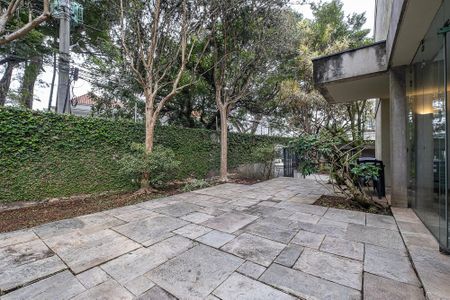 Casa à venda com 265m², 3 quartos e 2 vagas Casa à venda com 265m², 3 quartos e 2 vagasQuintal