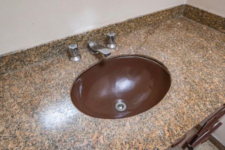 Casa à venda com 265m², 3 quartos e 2 vagas Casa à venda com 265m², 3 quartos e 2 vagasBanheiro