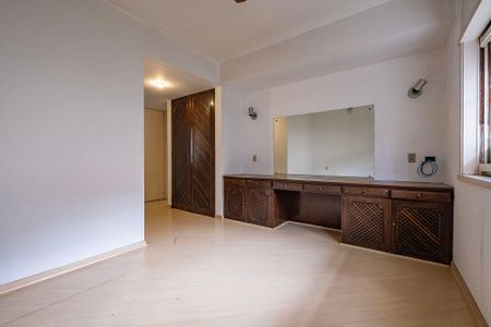 Casa à venda com 265m², 3 quartos e 2 vagas Casa à venda com 265m², 3 quartos e 2 vagasSuíte
