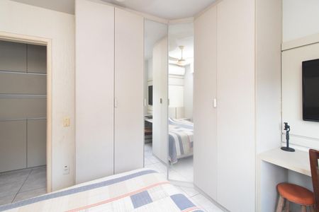 Quarto de apartamento à venda com 1 quarto, 40m² em Santo Antônio, Porto Alegre