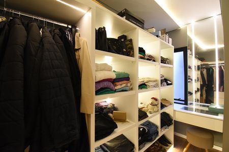 Casa de condomínio para alugar com 151m², 3 quartos e 2 vagasCloset da Suíte