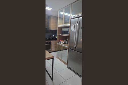 Apartamento para alugar com 140m², 4 quartos e 2 vagas Apartamento para alugar com 140m², 4 quartos e 2 vagasCozinha