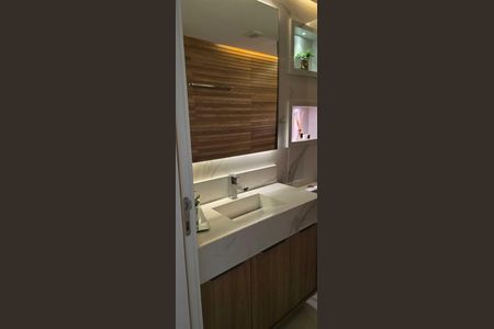 Apartamento para alugar com 140m², 4 quartos e 2 vagas Apartamento para alugar com 140m², 4 quartos e 2 vagasBanheiro