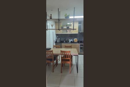 Apartamento para alugar com 140m², 4 quartos e 2 vagas Apartamento para alugar com 140m², 4 quartos e 2 vagasCozinha