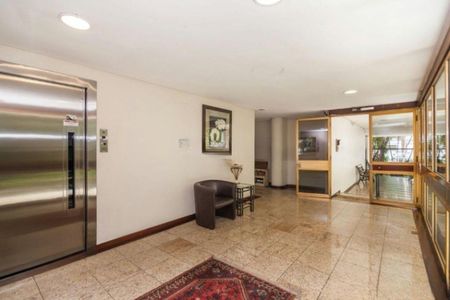 Apartamento para alugar com 151m², 3 quartos e 1 vaga Apartamento para alugar com 151m², 3 quartos e 1 vagaHall