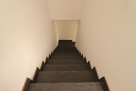 Apartamento à venda com 98m², 2 quartos e 1 vagaEscada