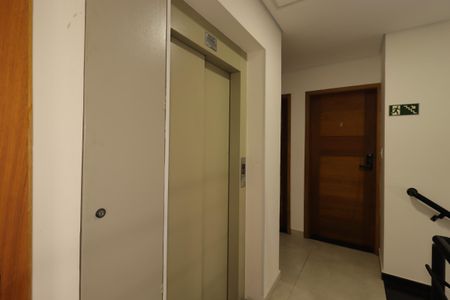 Apartamento à venda com 98m², 2 quartos e 1 vagaElevador