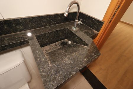 Apartamento à venda com 98m², 2 quartos e 1 vagaBanheiro da Suíte - Pia