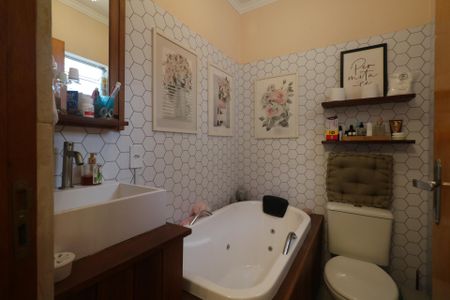 Casa à venda com 192m², 2 quartos e sem vaga Casa à venda com 192m², 2 quartos e sem vagaBanheiro da Suíte 2