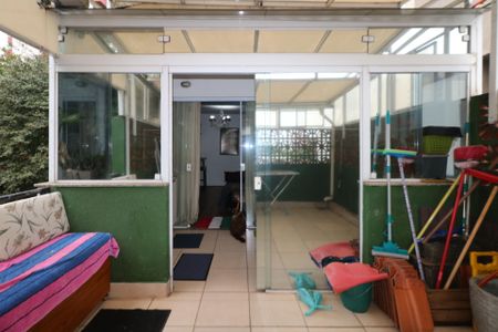 Casa à venda com 192m², 2 quartos e sem vaga Casa à venda com 192m², 2 quartos e sem vagaVaranda