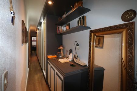 Casa à venda com 192m², 2 quartos e sem vaga Casa à venda com 192m², 2 quartos e sem vagaCorredor