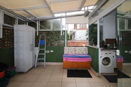 Casa à venda com 192m², 2 quartos e sem vaga Casa à venda com 192m², 2 quartos e sem vagaVaranda