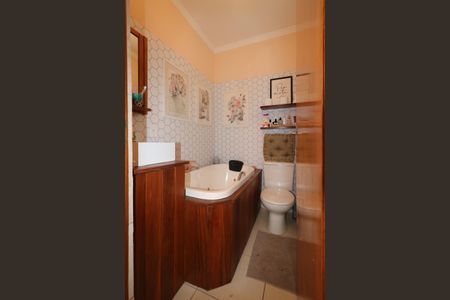 Casa à venda com 192m², 2 quartos e sem vaga Casa à venda com 192m², 2 quartos e sem vagaBanheiro da Suíte 2