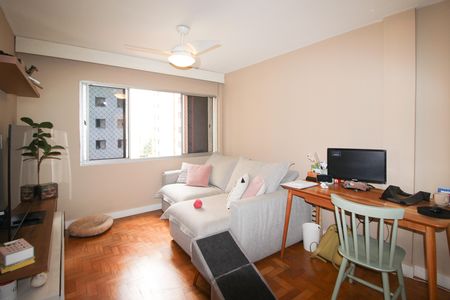 Apartamento à venda com 83m², 2 quartos e 1 vaga Apartamento à venda com 83m², 2 quartos e 1 vagaSala