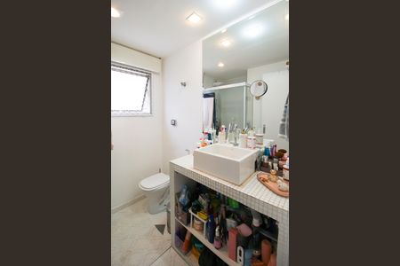 Apartamento à venda com 83m², 2 quartos e 1 vaga Apartamento à venda com 83m², 2 quartos e 1 vagaBanheiro