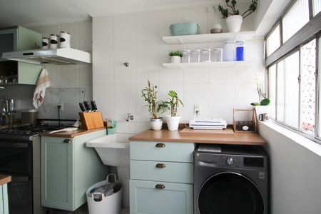 Área de Serviço de apartamento para alugar com 2 quartos, 83m² em Indianópolis, São Paulo