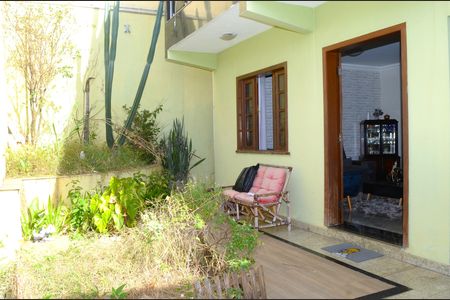 Casa para alugar com 170m², 2 quartos e 2 vagasQuintal