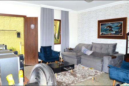 Casa para alugar com 170m², 2 quartos e 2 vagasSala