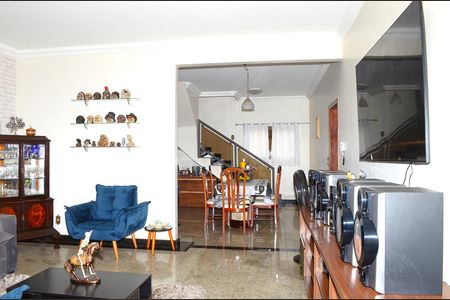Sala de casa para alugar com 2 quartos, 170m² em Ipê, Belo Horizonte
