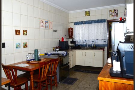 Casa para alugar com 170m², 2 quartos e 2 vagasCozinha