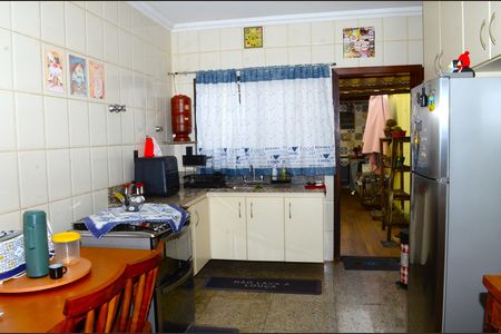 Casa para alugar com 170m², 2 quartos e 2 vagasCozinha
