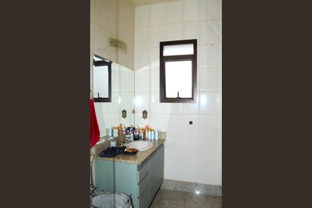 Casa para alugar com 170m², 2 quartos e 2 vagasBanheiro da Suíte