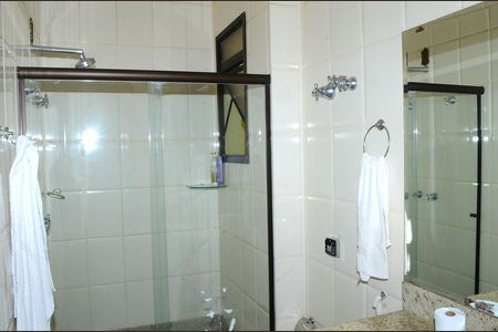 Casa para alugar com 170m², 2 quartos e 2 vagasBanheiro Corredor
