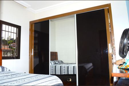 Casa para alugar com 170m², 2 quartos e 2 vagasQuarto 1