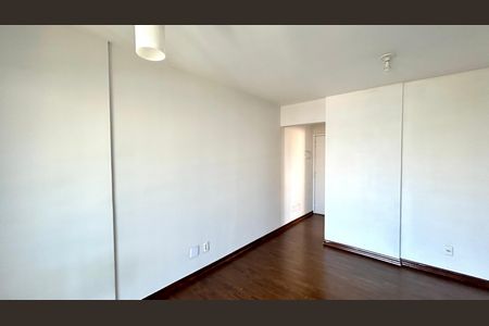 Sala de apartamento para alugar com 2 quartos, 59m² em Vila das Palmeiras, Guarulhos